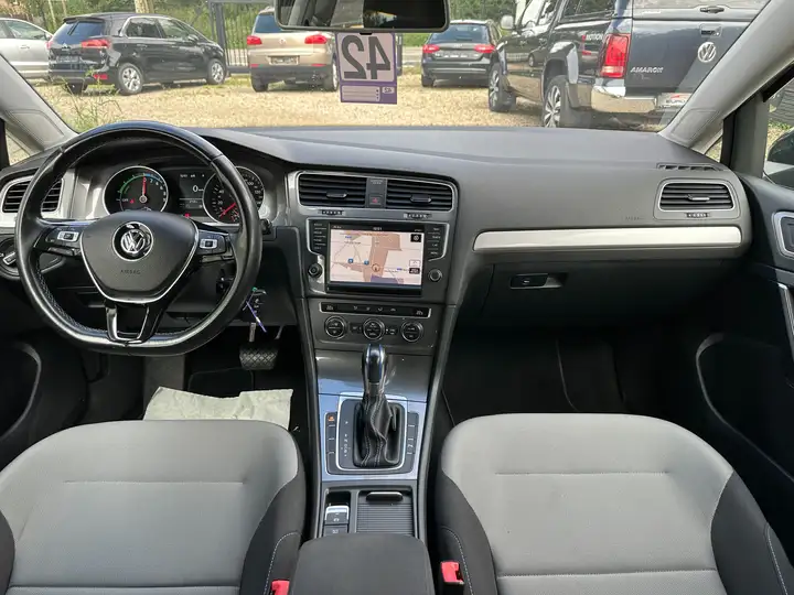 Volkswagen e-Golf Comfortline BTE-AUTO/XENON/GPS/CAMERA/FRONT ASSIST