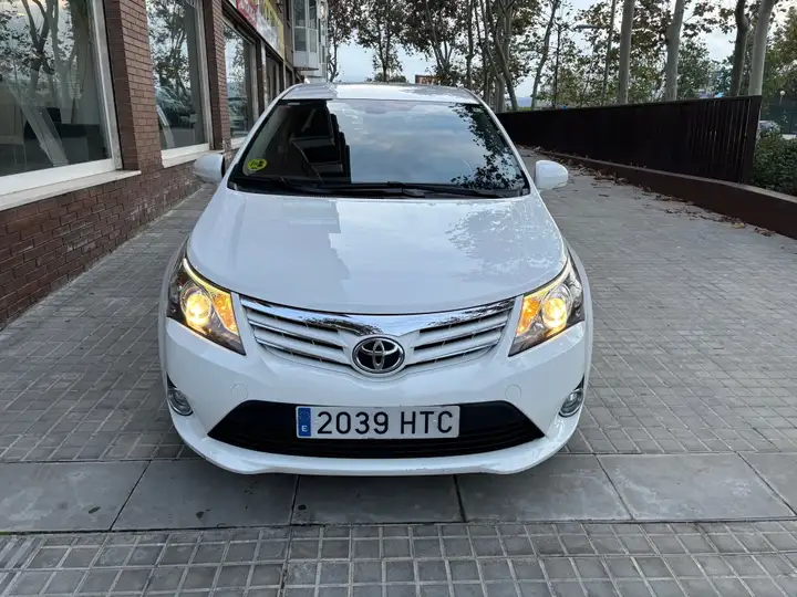 Toyota Avensis 120D Executive