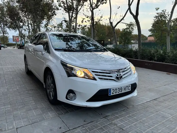 Toyota Avensis 120D Executive