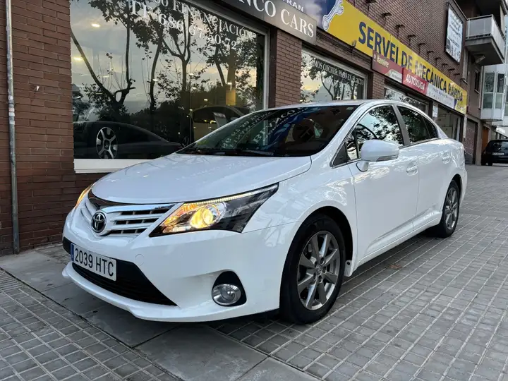 Toyota Avensis 120D Executive