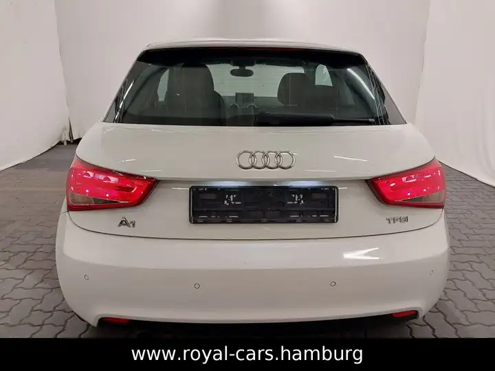 Audi A1 attraction KLIMA*SHZ*EINPARKHILFE*8x Bereift