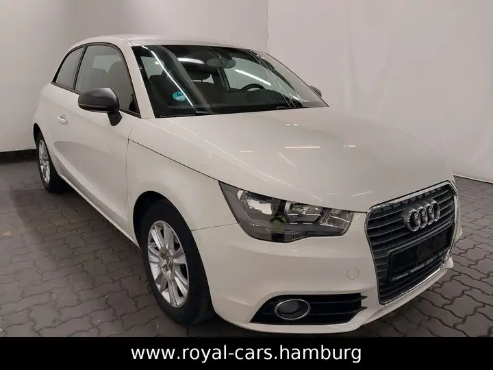 Audi A1 attraction KLIMA*SHZ*EINPARKHILFE*8x Bereift