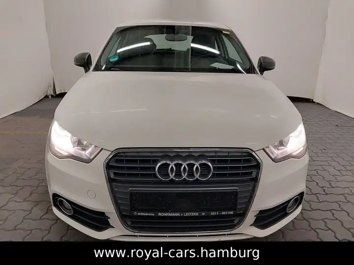 Audi A1 attraction KLIMA*SHZ*EINPARKHILFE*8x Bereift