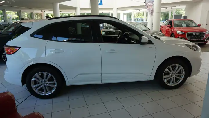 Ford Kuga Plug-In Hybrid ST-Line X 2.5l PHEV 225 PS AK