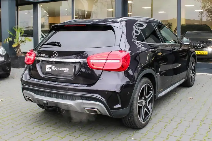 Mercedes-Benz GLA 180 AMG NAVI LED XENON PDC