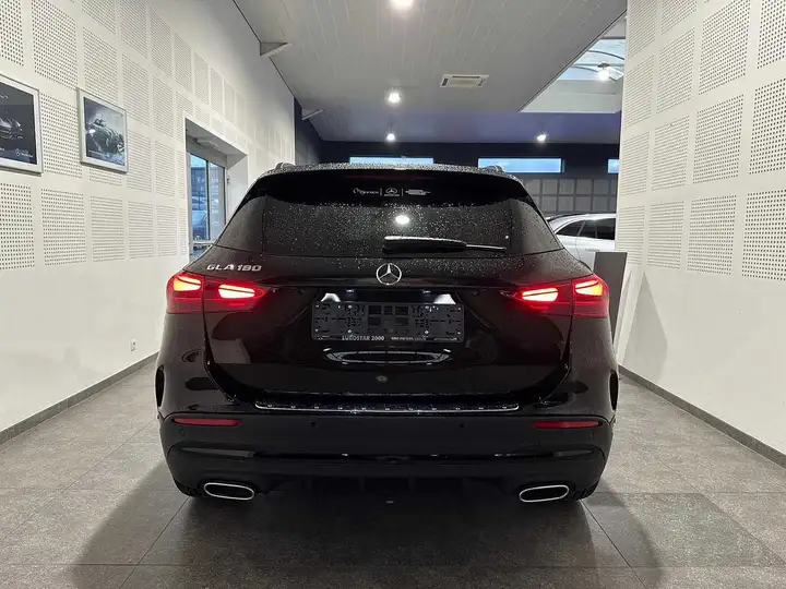 Mercedes-Benz GLA 180