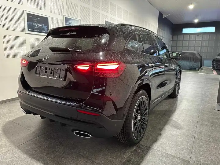 Mercedes-Benz GLA 180