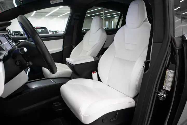 Tesla Model X 75D Base 6p.