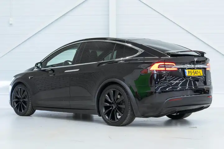 Tesla Model X 75D Base 6p.
