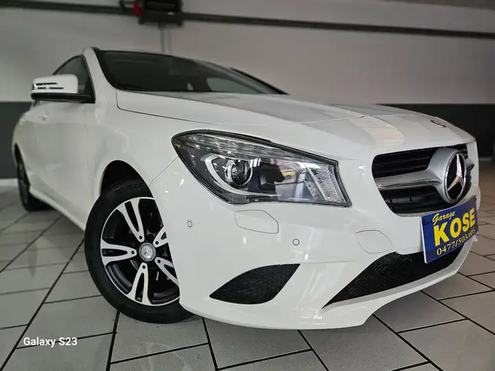 Mercedes-Benz CLA 180 CLA180//CUIR+TISSU/CLIM/NAVIGATION//XENON/CAR-PASS