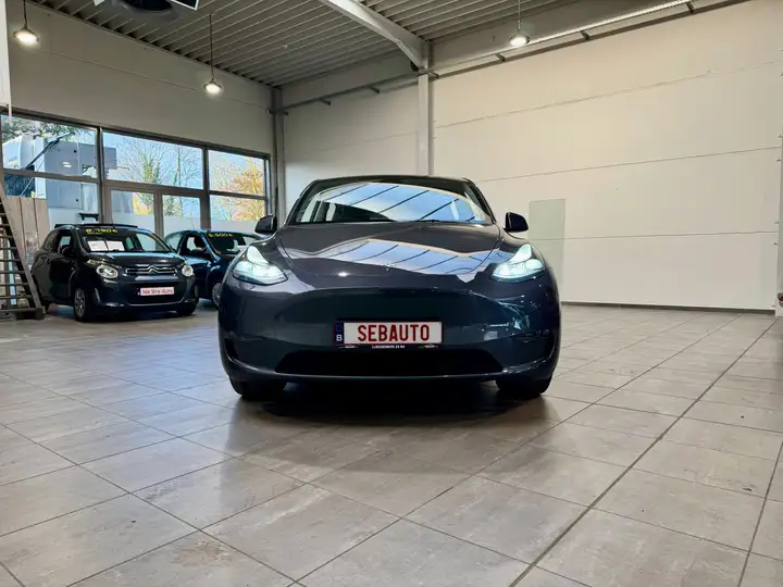 Tesla Model Y Dual Motor Long Range Autopilot
