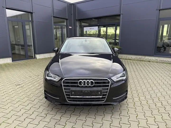 Audi A3 1,8 TFSI Attraction AHK