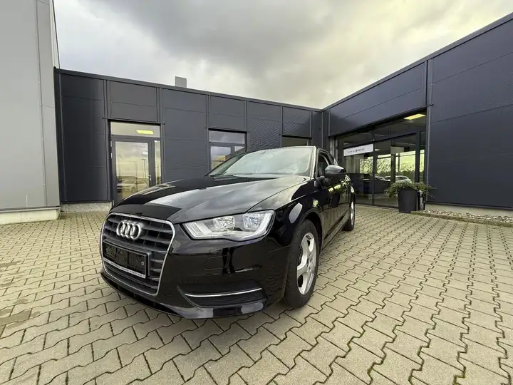 Audi A3 1,8 TFSI Attraction AHK